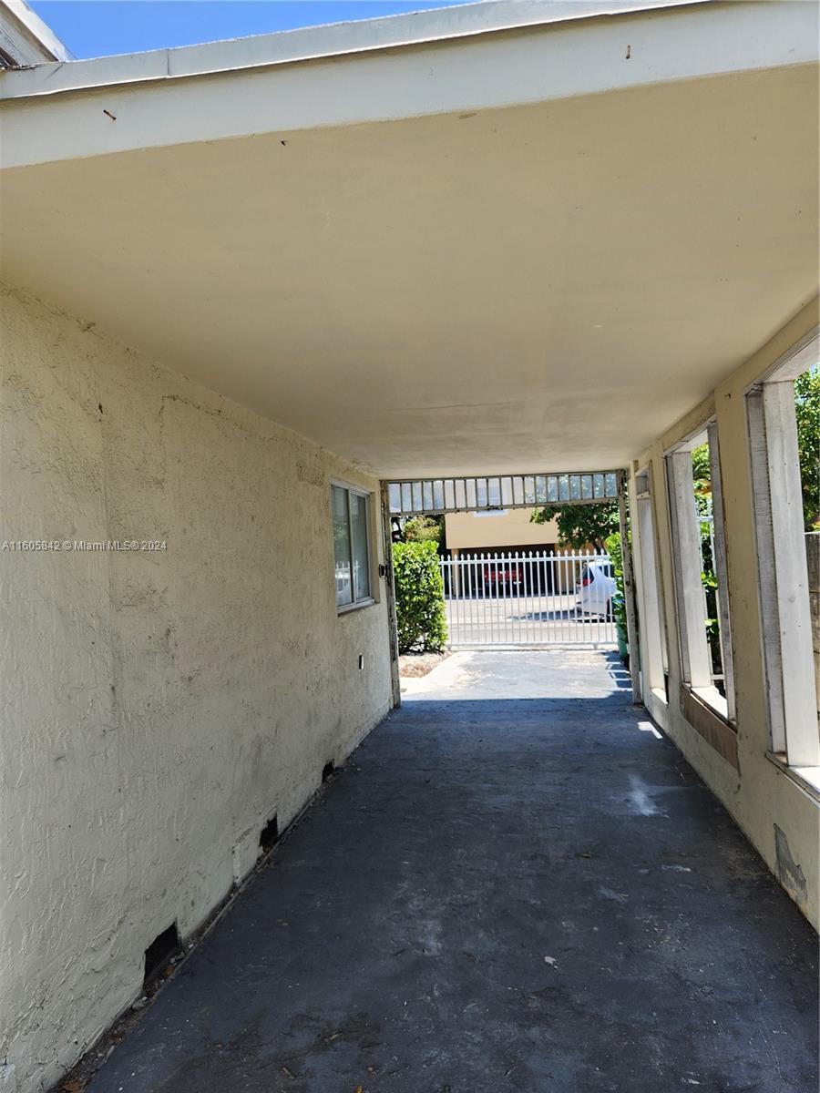 1825 SW 4th St Unit: West