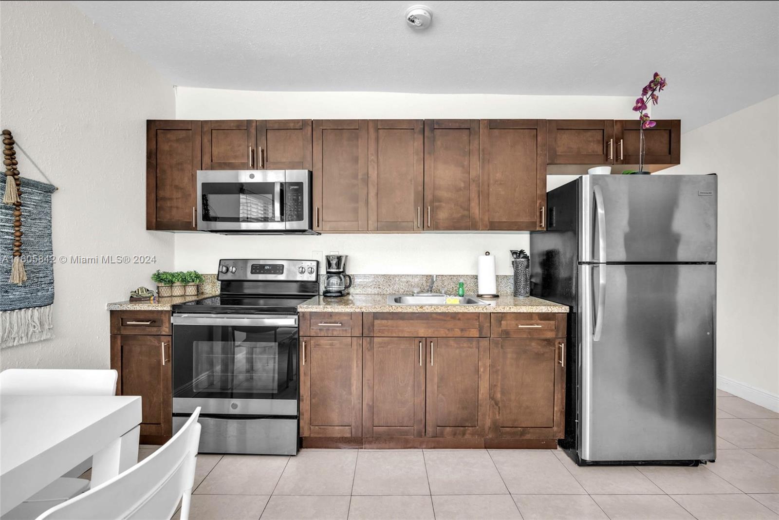 1825 SW 4th St Unit: West