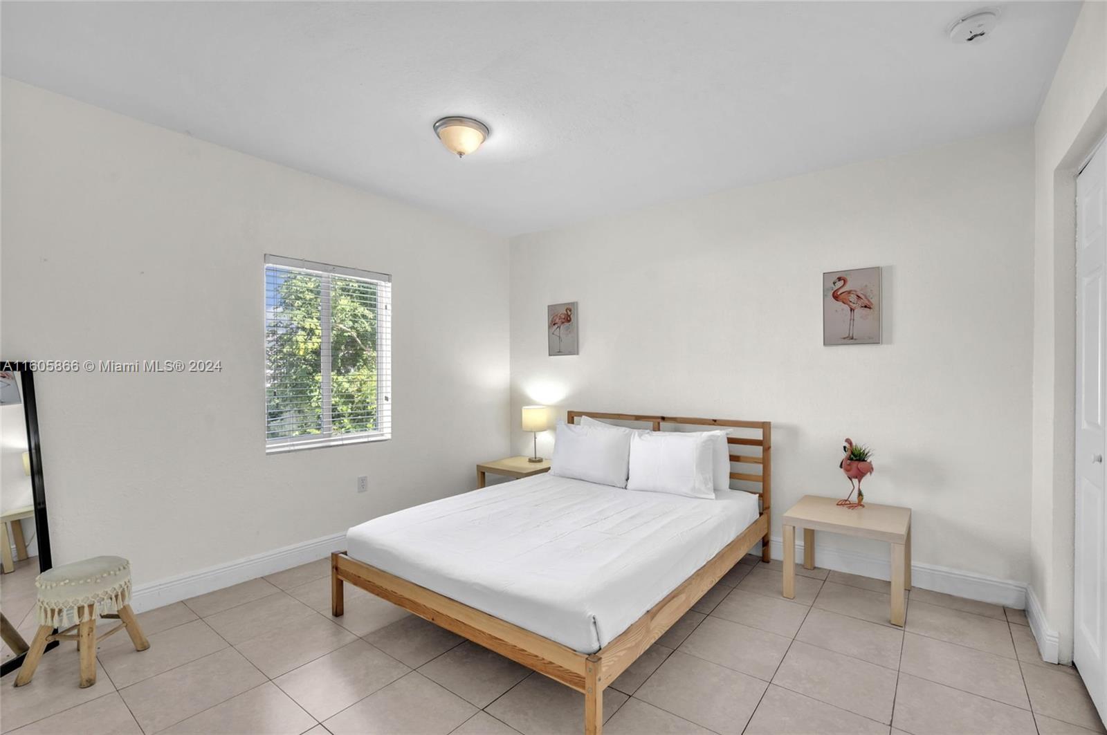 1825 SW 4th St Unit: East