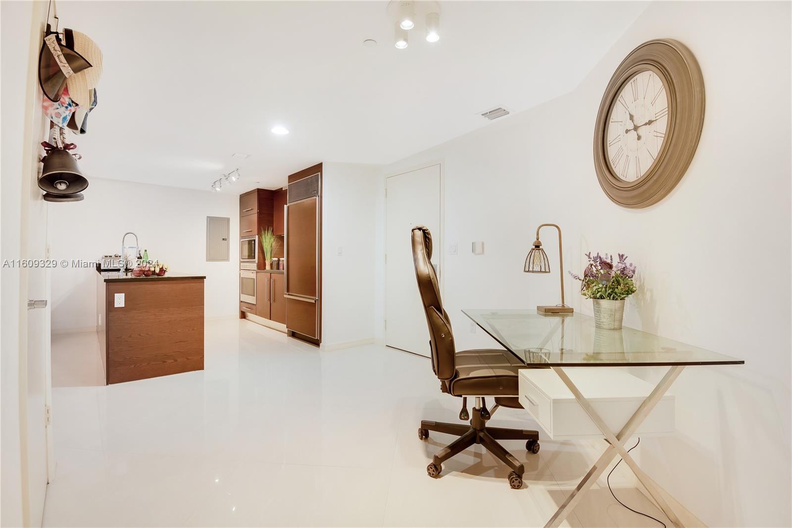 475 Brickell Ave # 1809