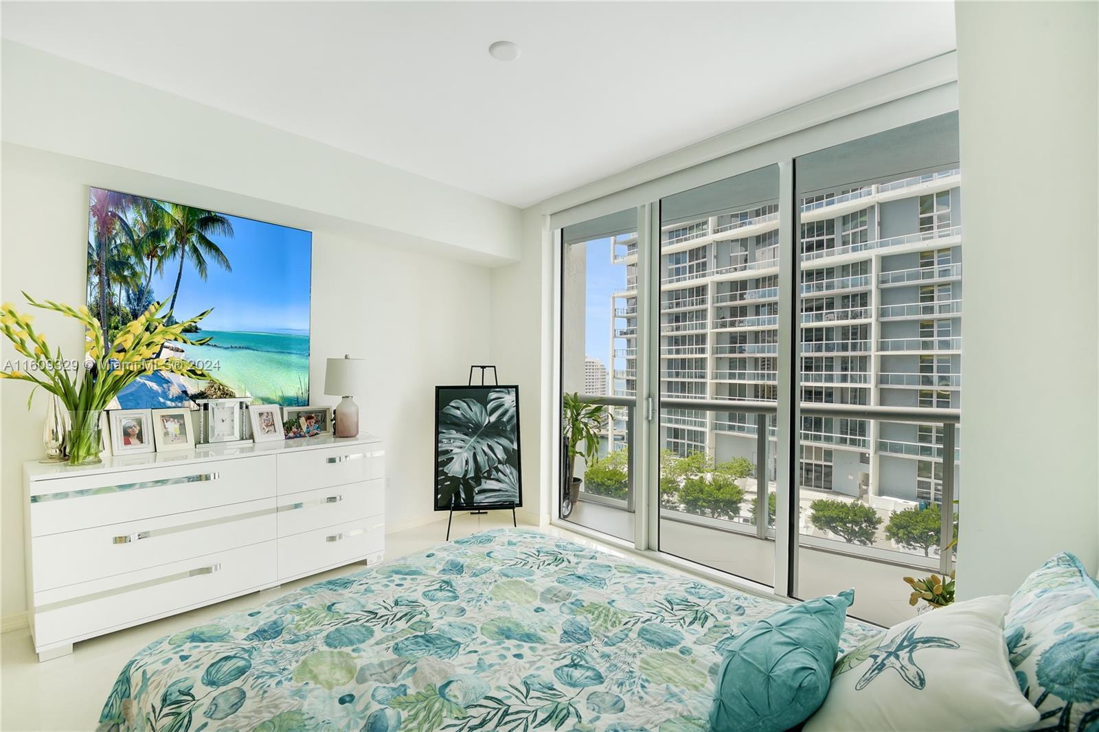475 Brickell Ave # 1809