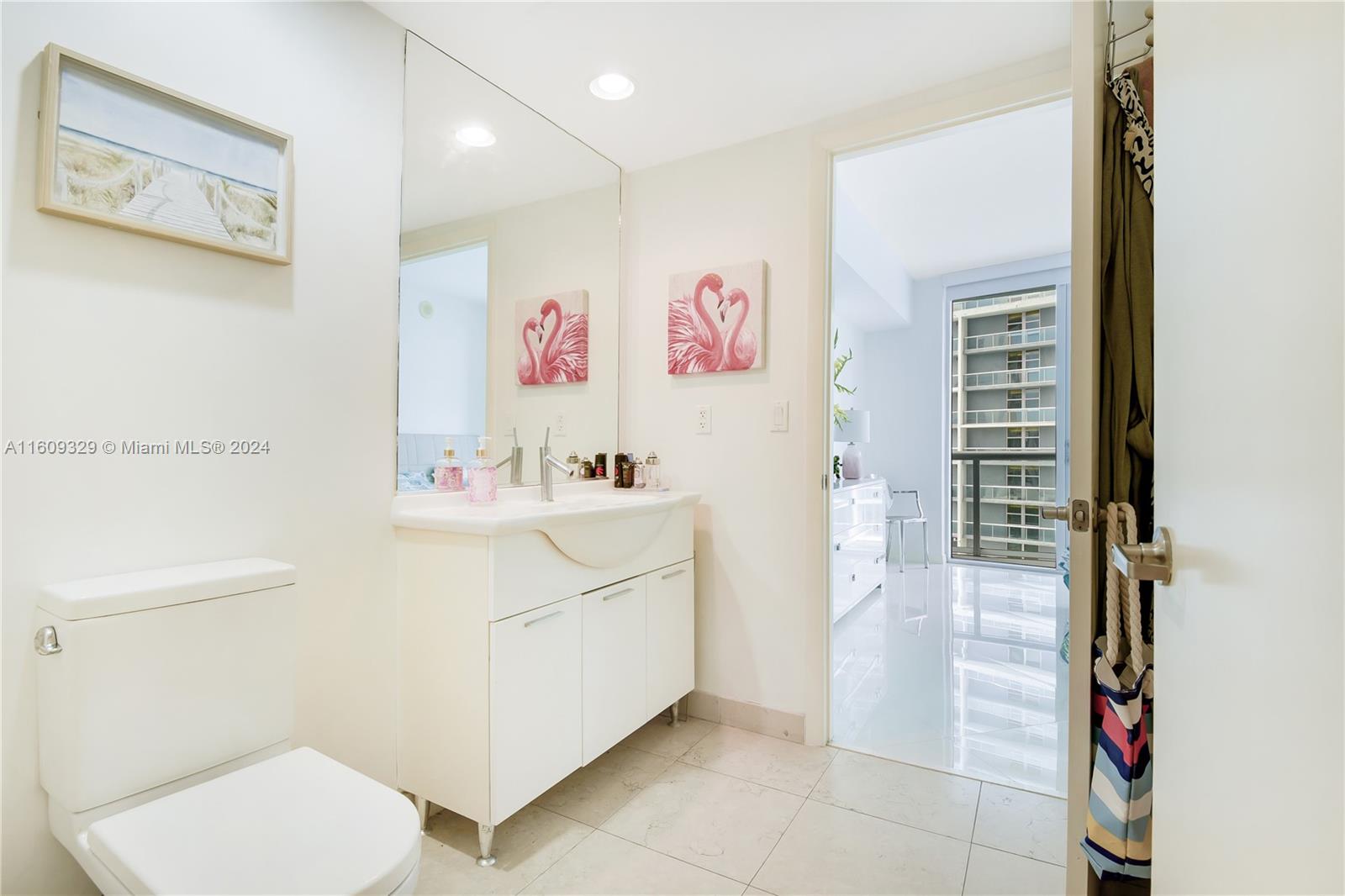 475 Brickell Ave # 1809