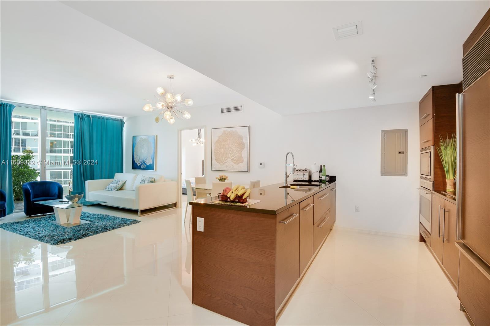 475 Brickell Ave # 1809