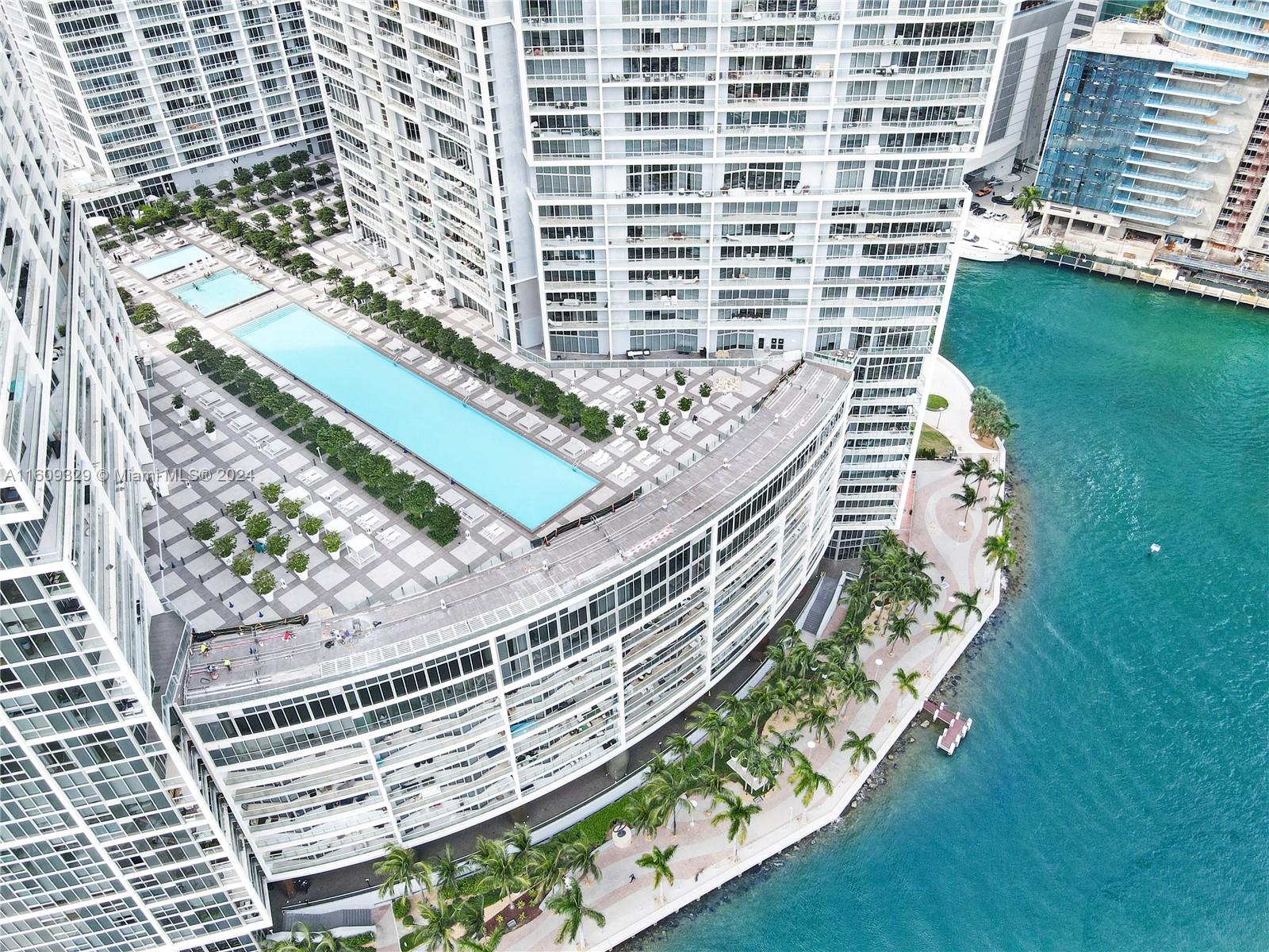 475 Brickell Ave # 1809