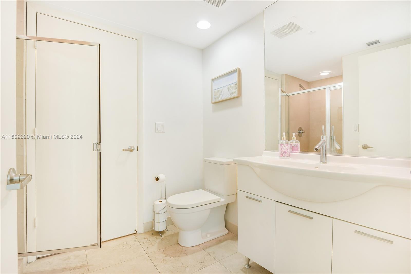 475 Brickell Ave # 1809