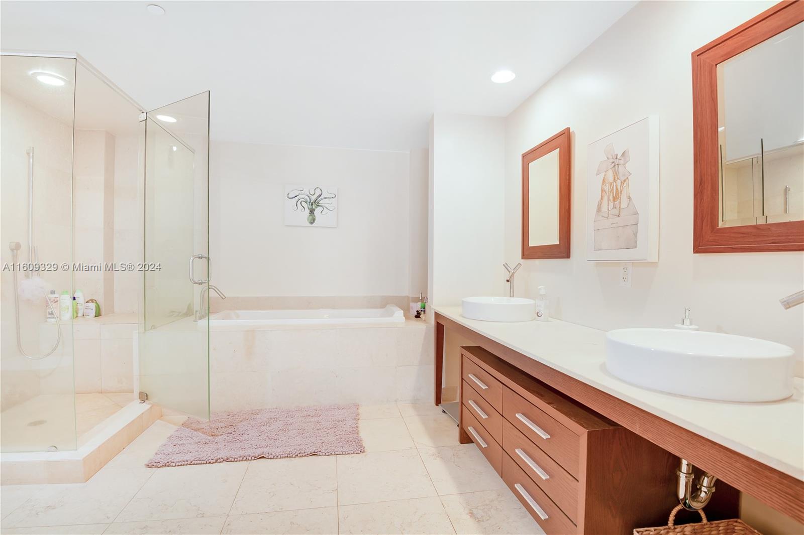 475 Brickell Ave # 1809