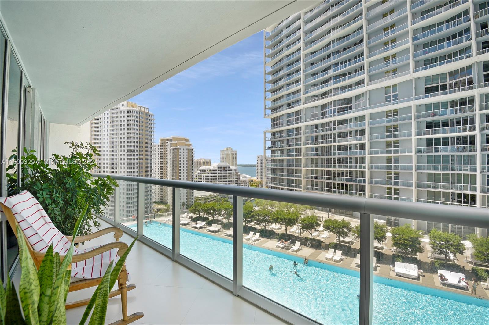 475 Brickell Ave # 1809