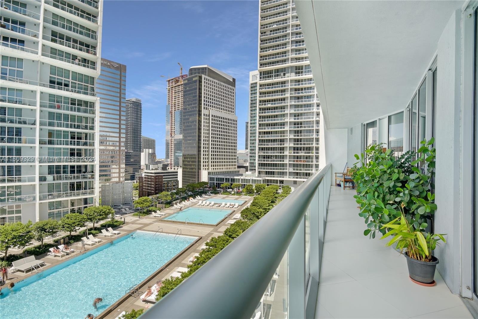 475 Brickell Ave # 1809