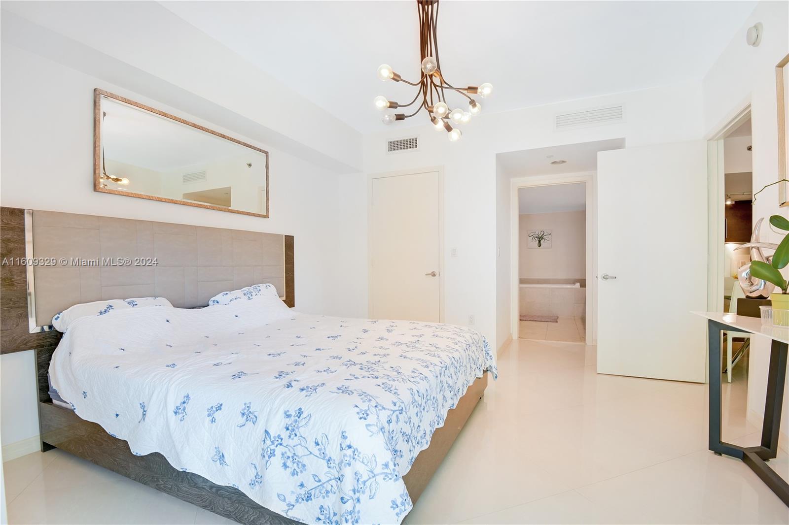 475 Brickell Ave # 1809