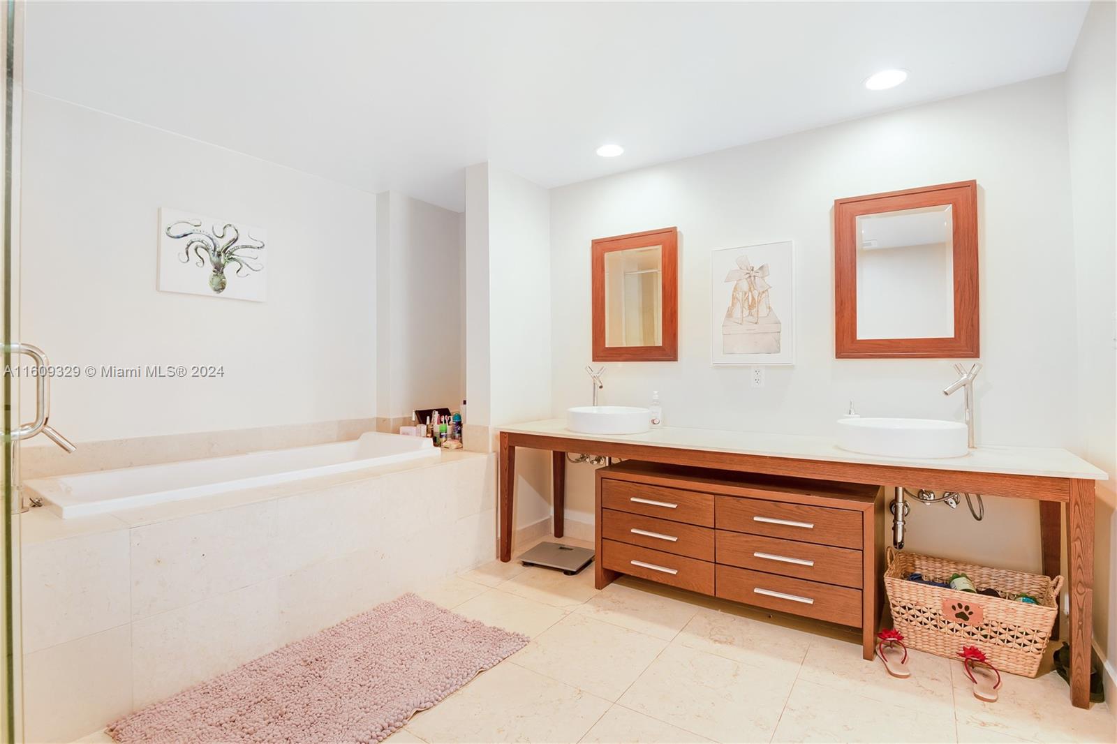 475 Brickell Ave # 1809