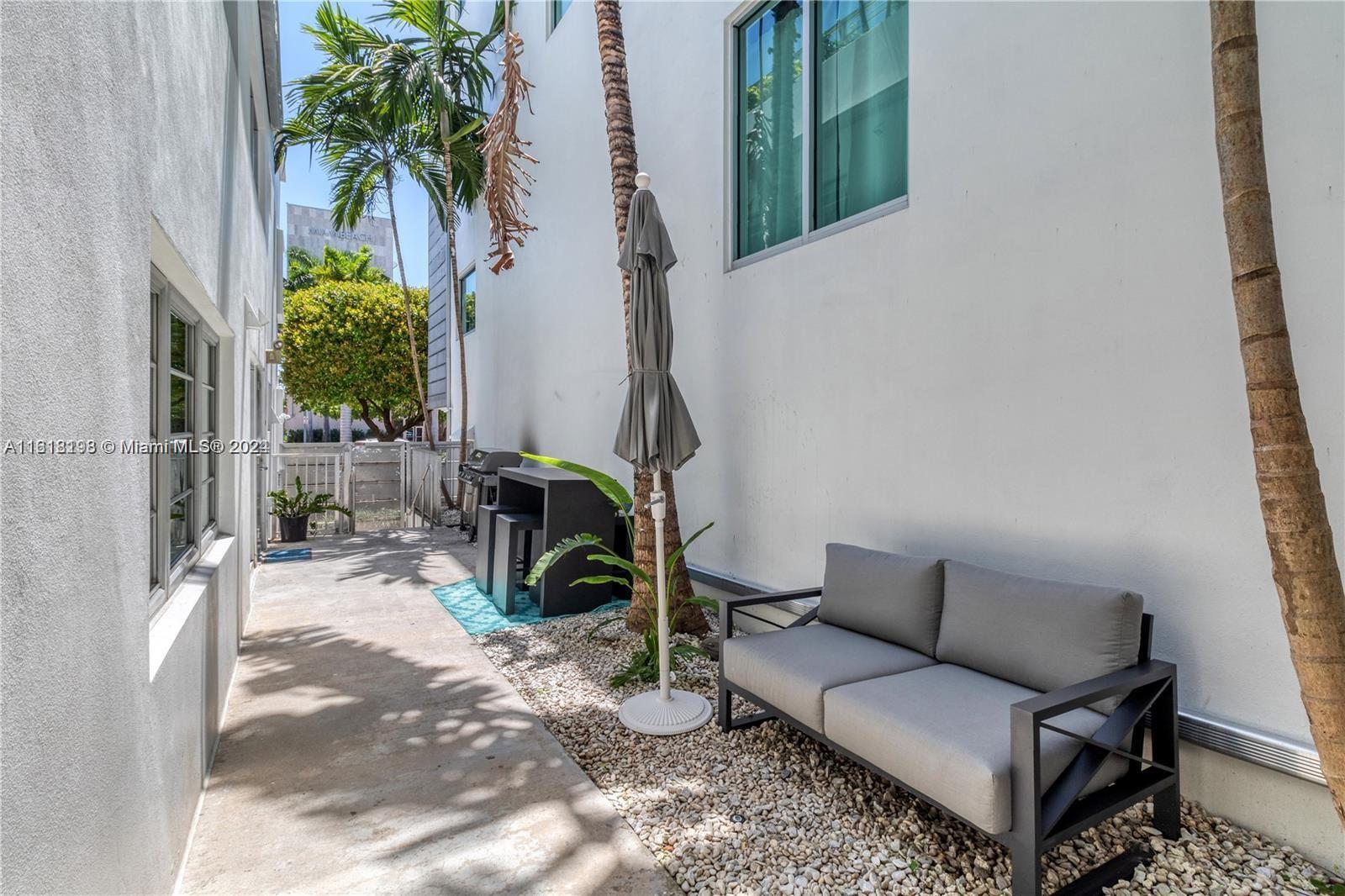 1700 Meridian Ave Unit: TH101