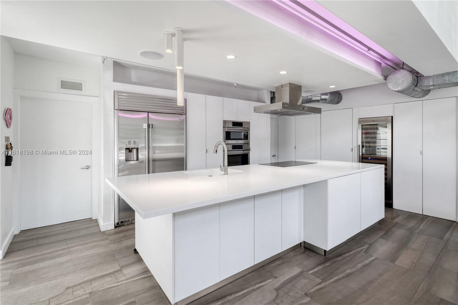 1700 Meridian Ave Unit: TH101