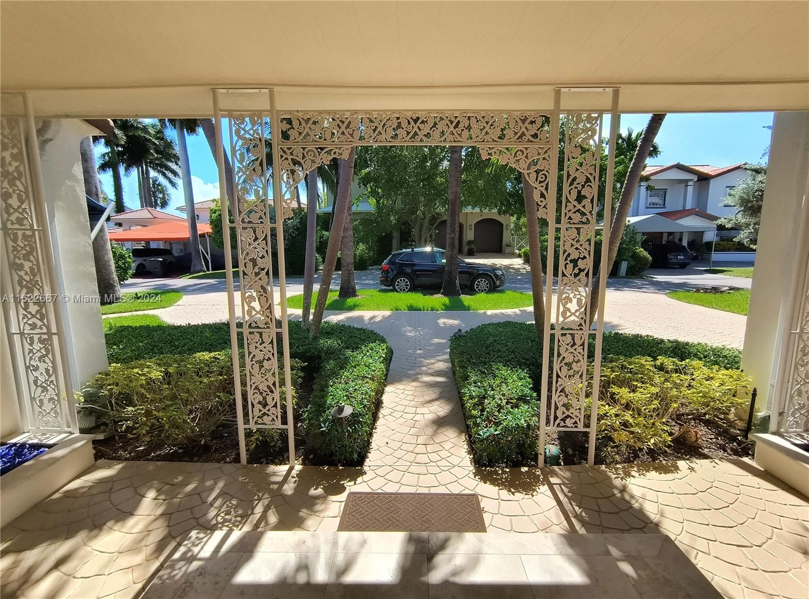 7611 Miami View Dr