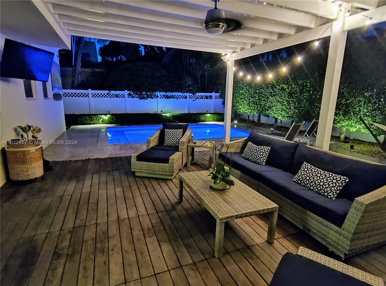 7611 Miami View Dr
