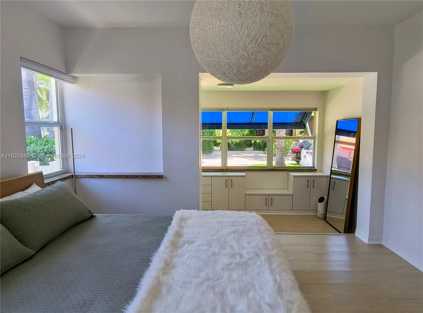 7611 Miami View Dr