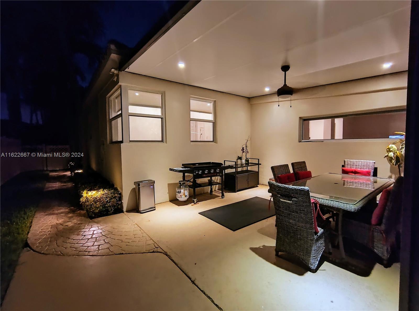 7611 Miami View Dr
