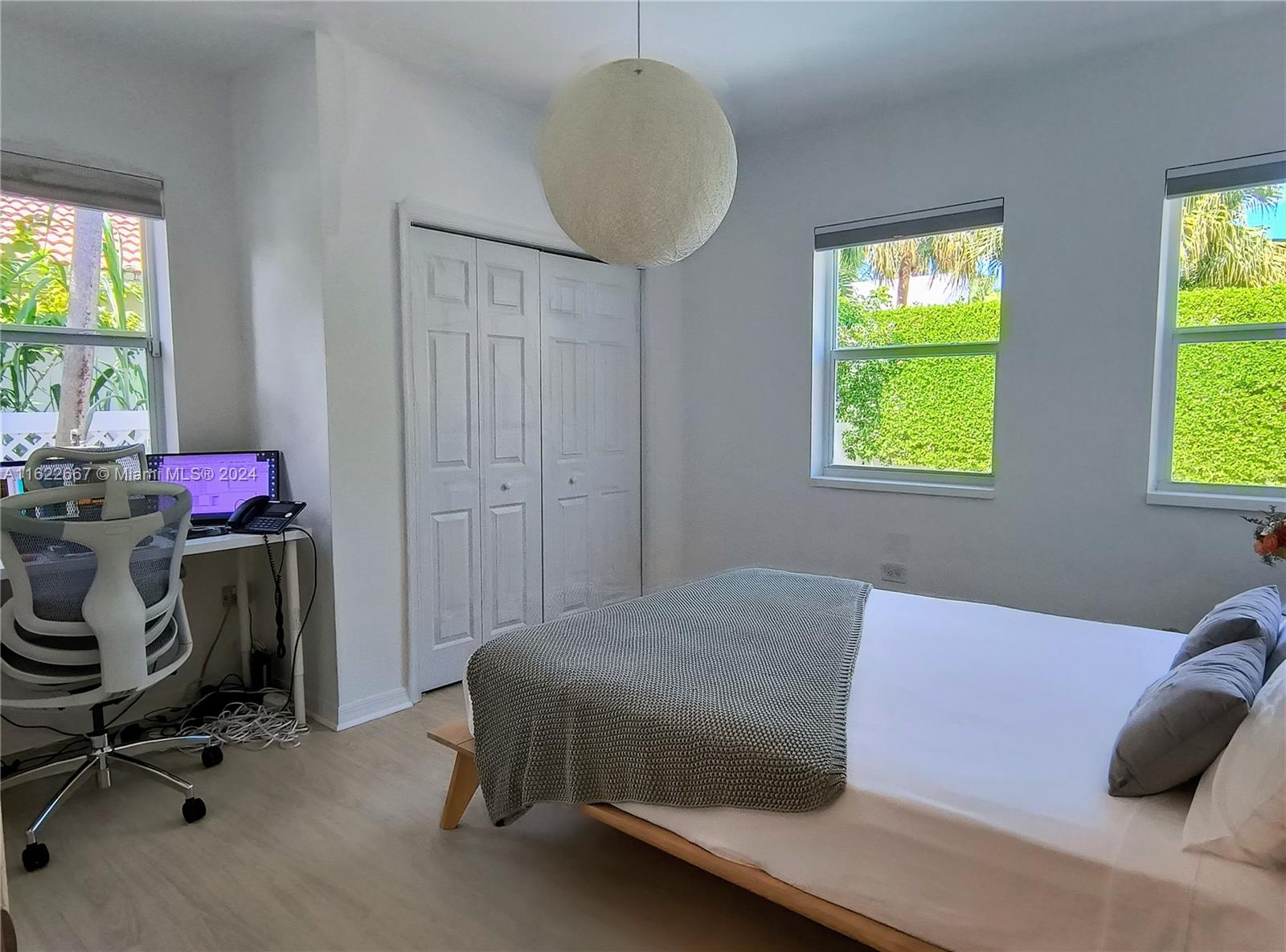 7611 Miami View Dr