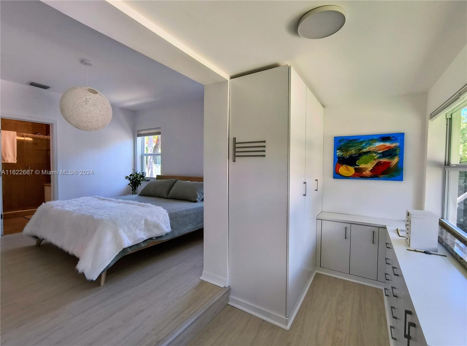 7611 Miami View Dr