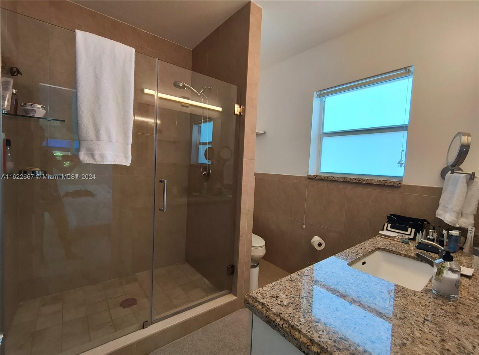 7611 Miami View Dr