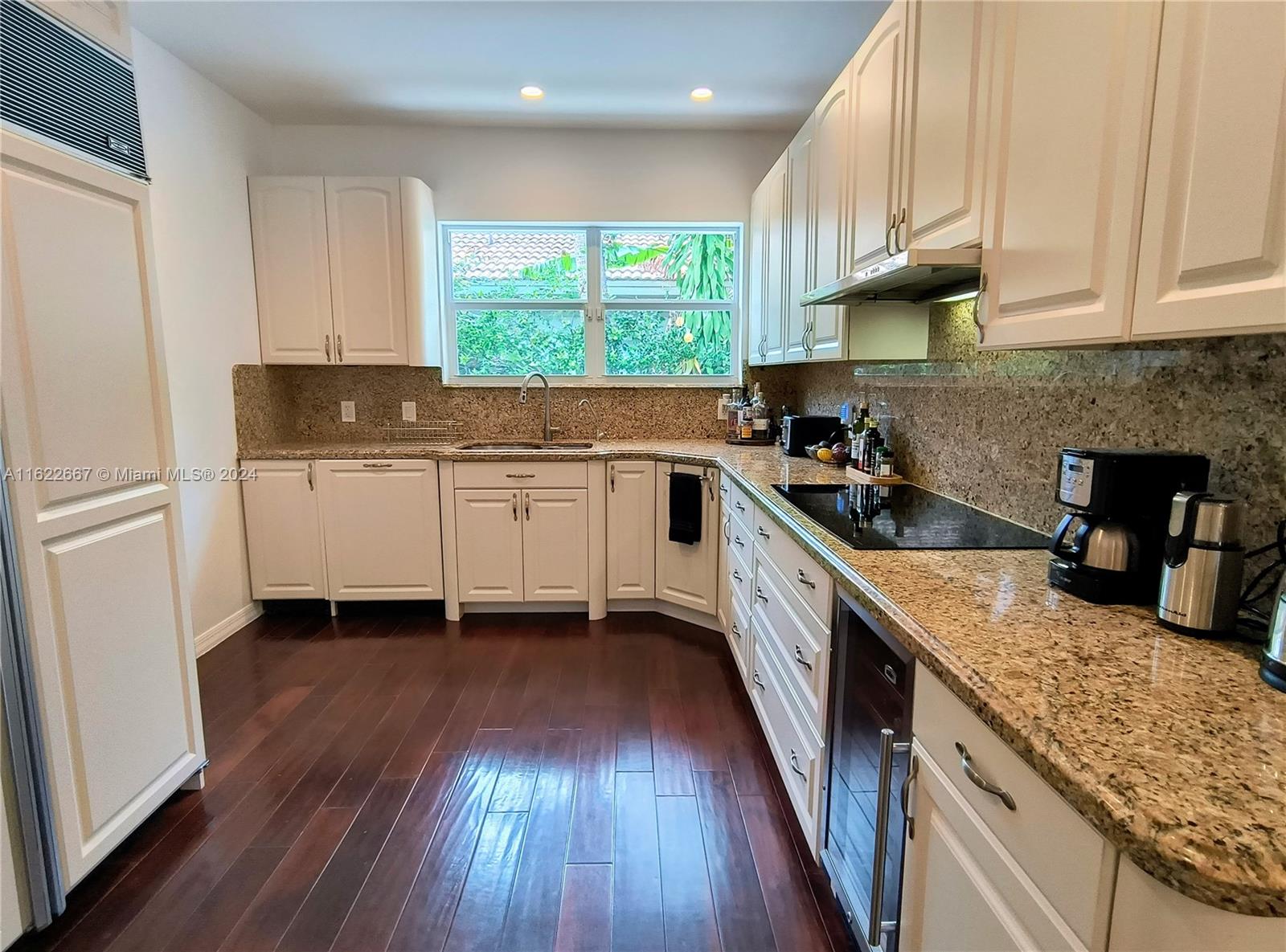 7611 Miami View Dr
