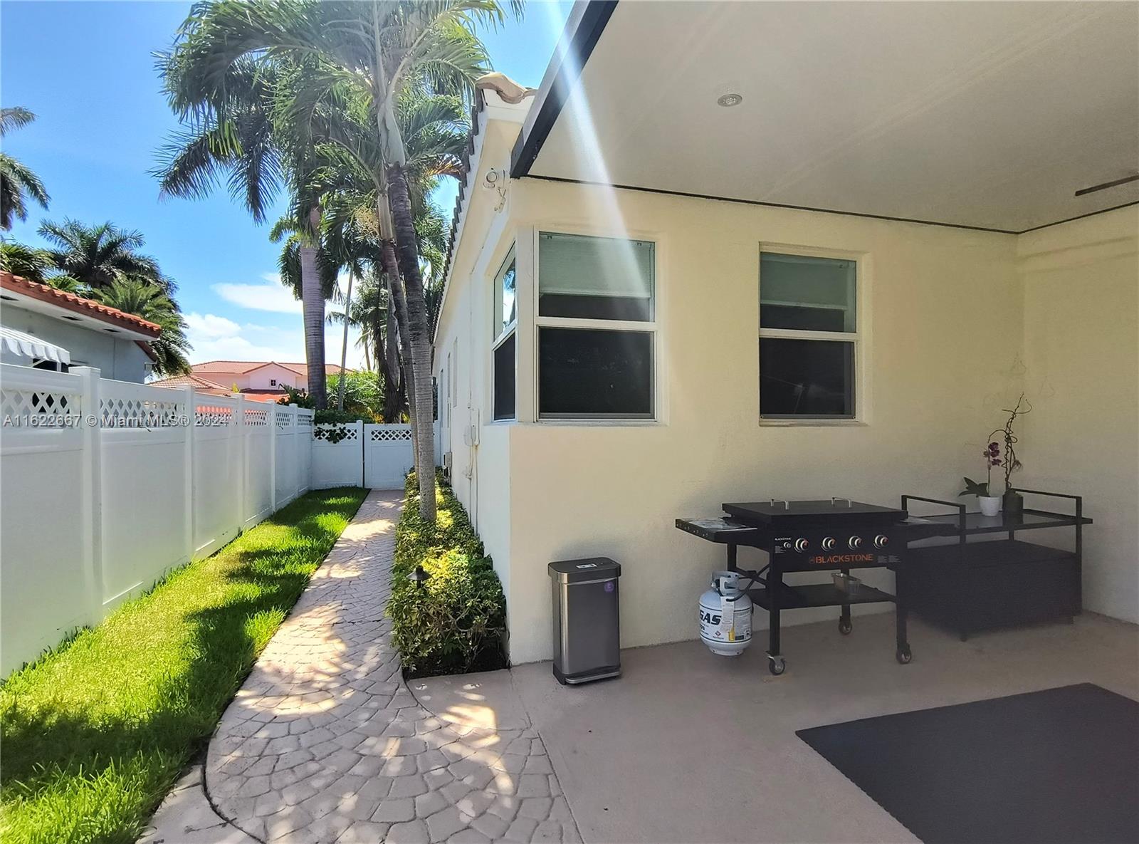 7611 Miami View Dr