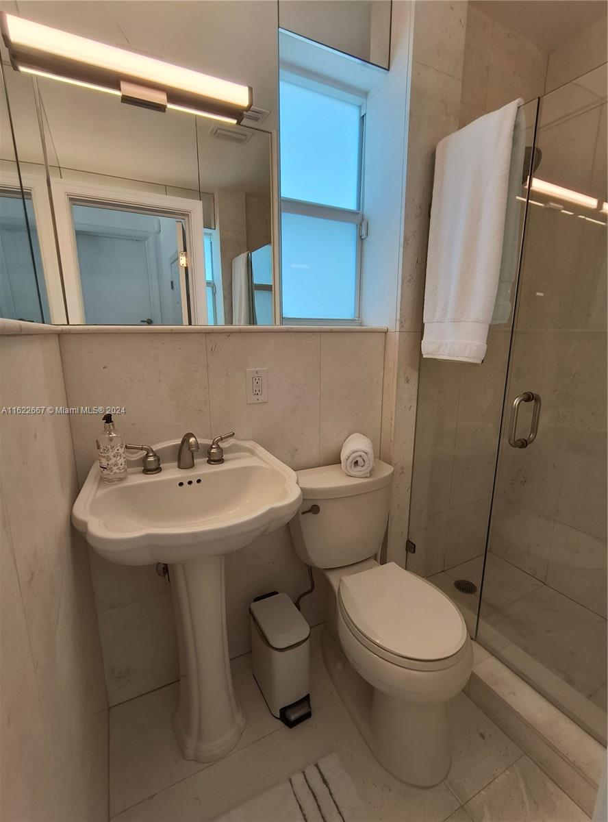 7611 Miami View Dr