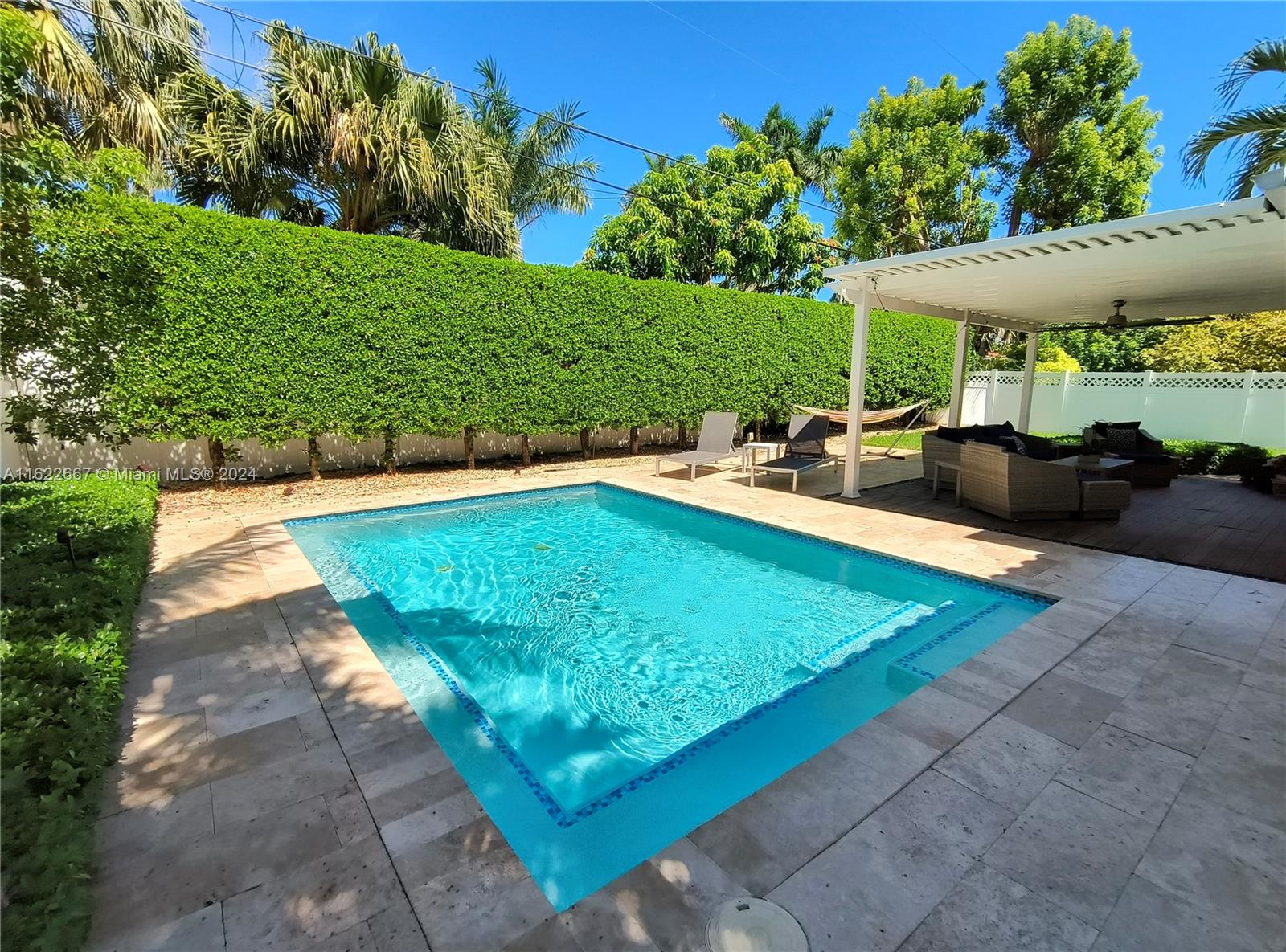 7611 Miami View Dr