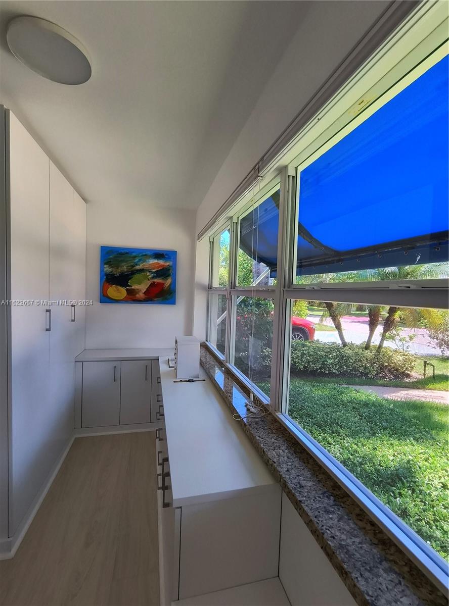 7611 Miami View Dr