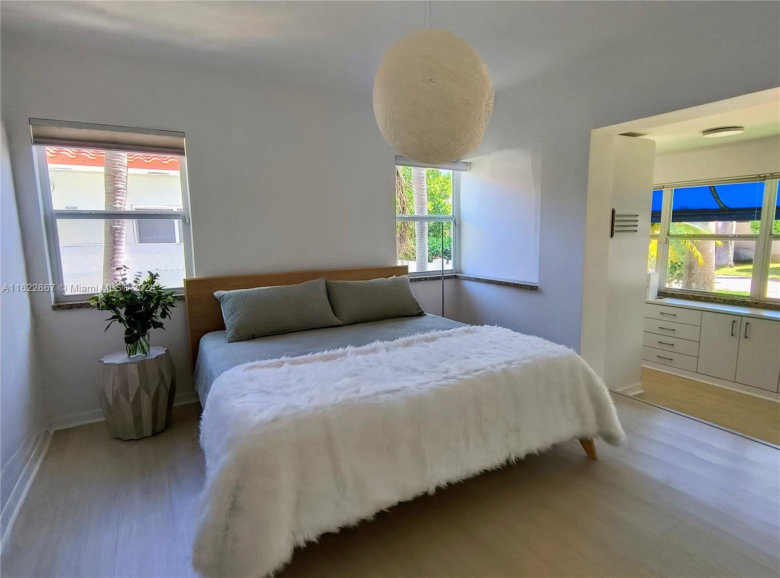 7611 Miami View Dr
