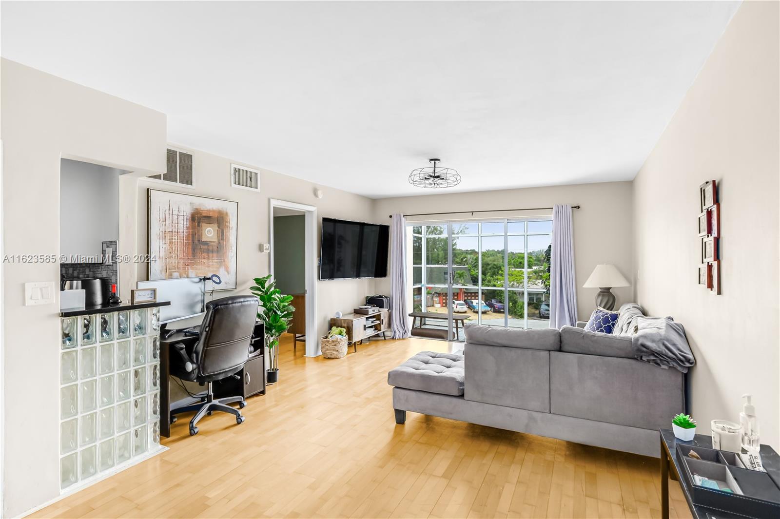 2970 NE 16th Ave # 305