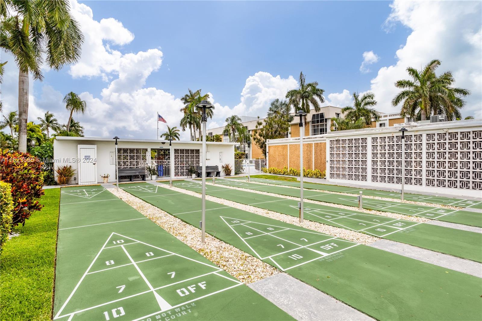 2970 NE 16th Ave # 305