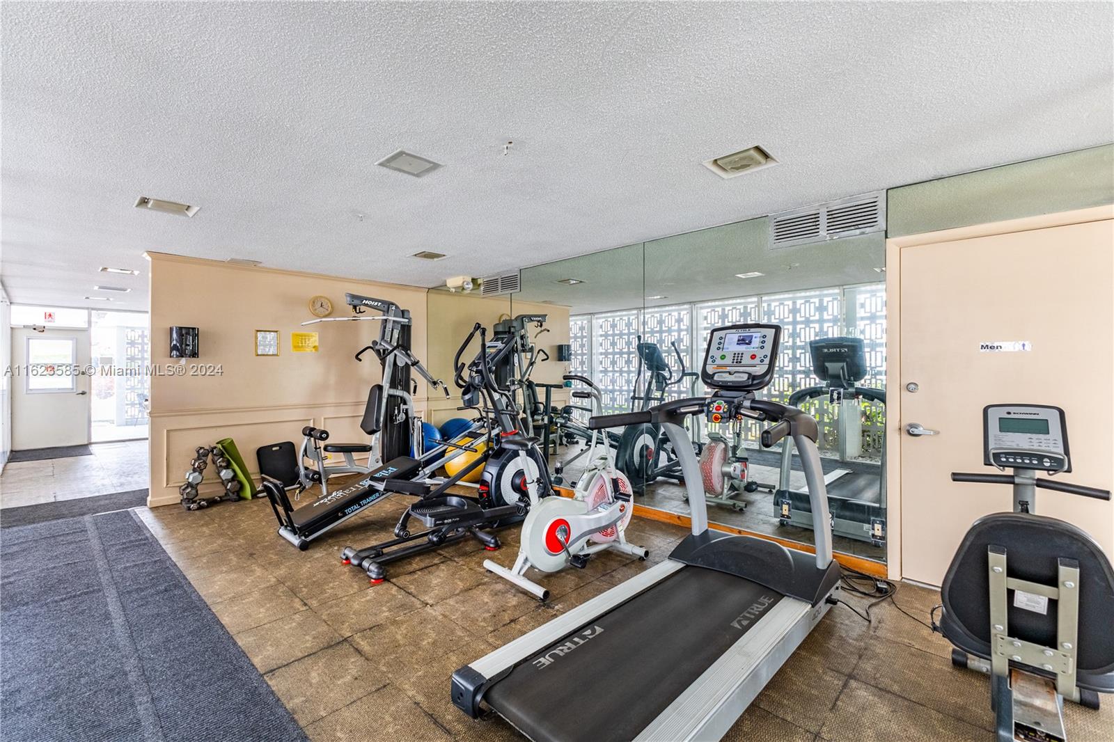 2970 NE 16th Ave # 305