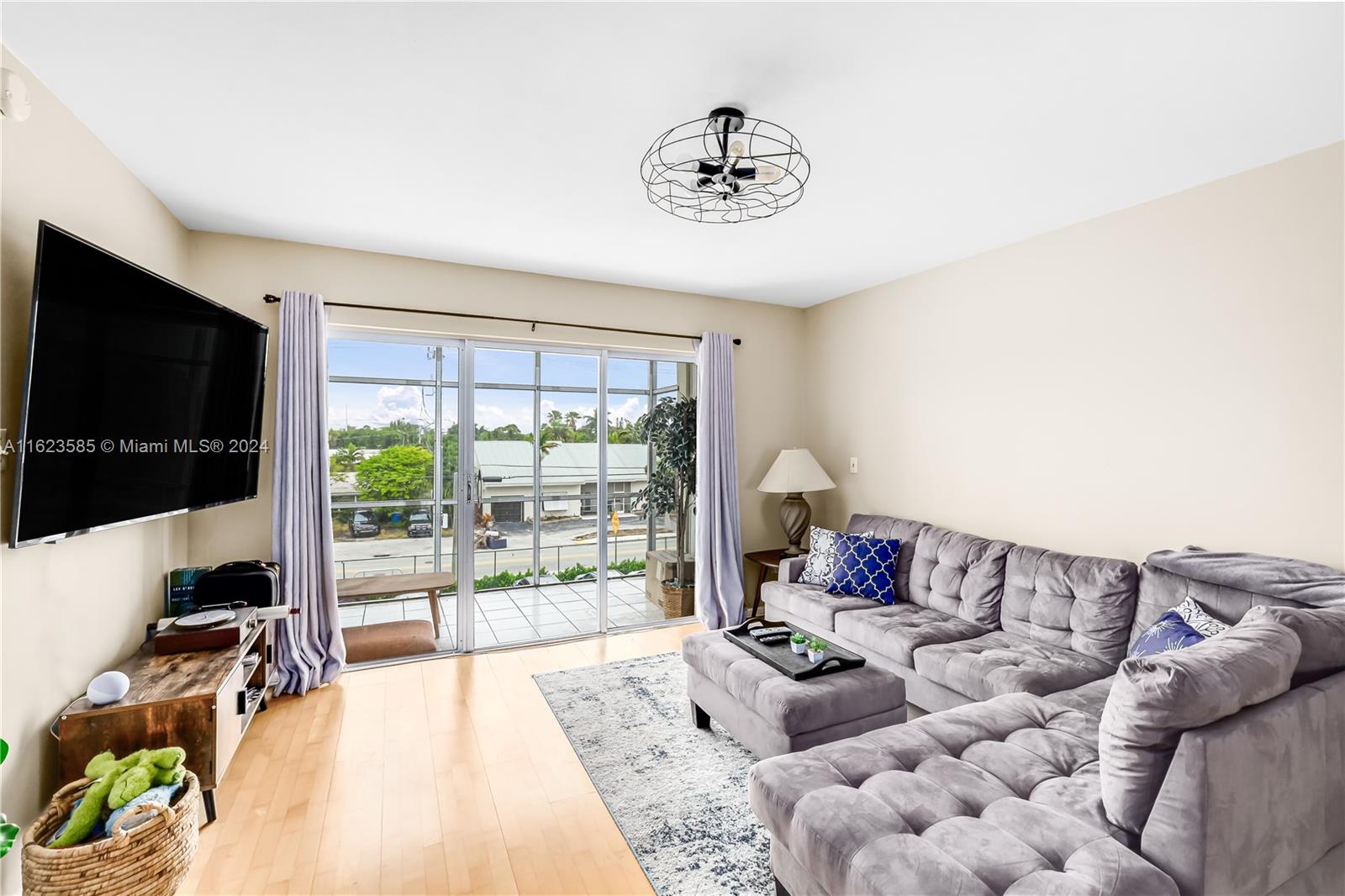 2970 NE 16th Ave # 305