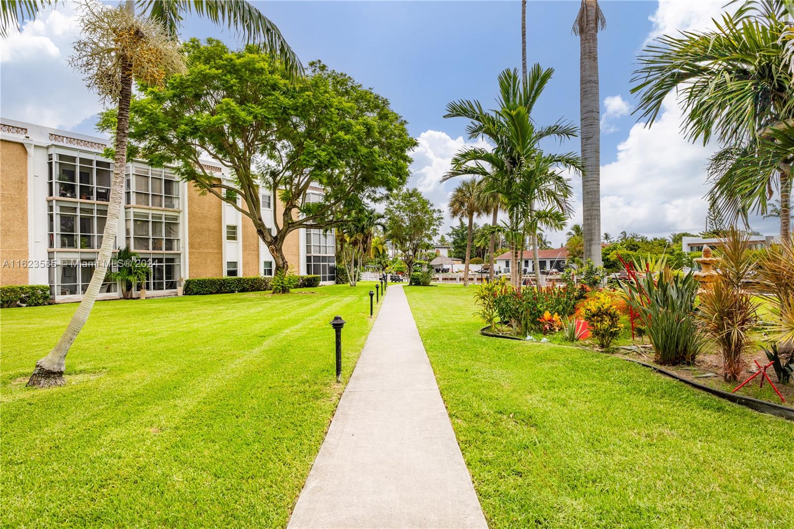 2970 NE 16th Ave # 305