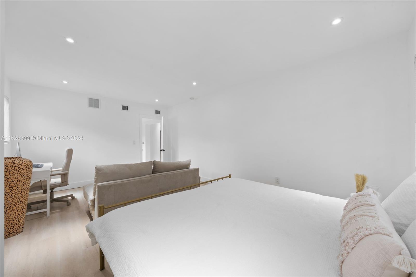 2121 NW 46th Ave