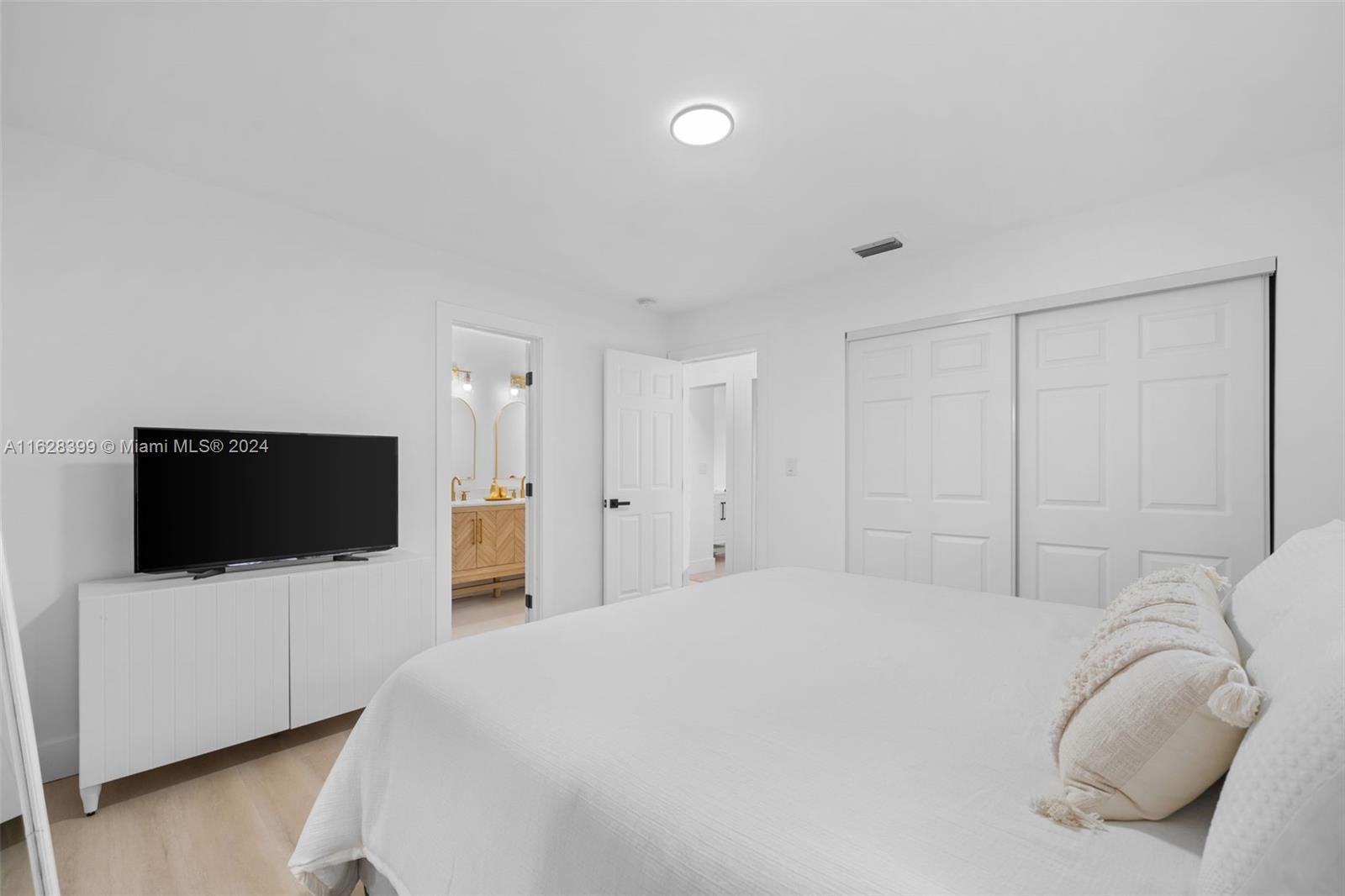 2121 NW 46th Ave