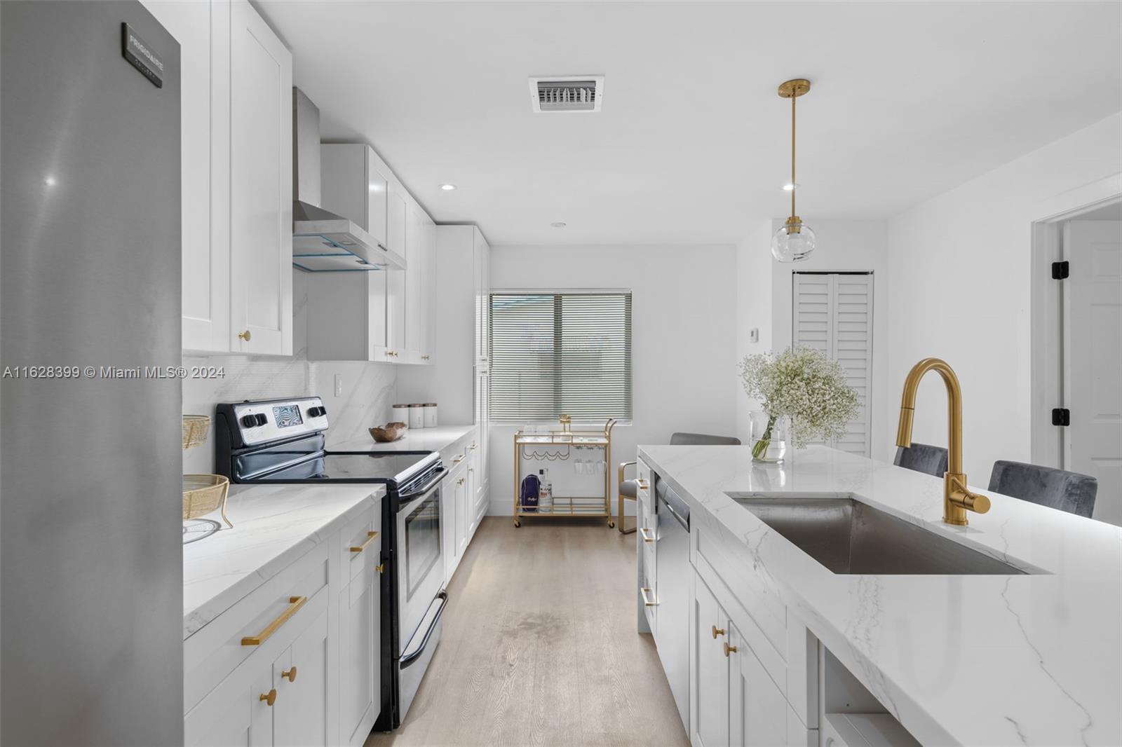 2121 NW 46th Ave