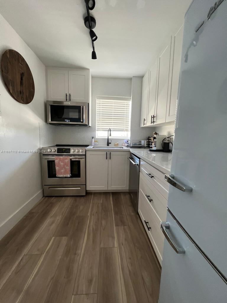 221 Meridian Ave # 507