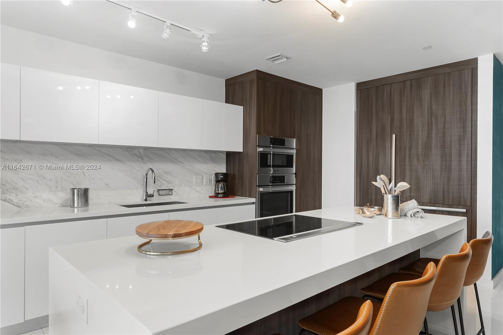 851 NE 1st Ave # 2401