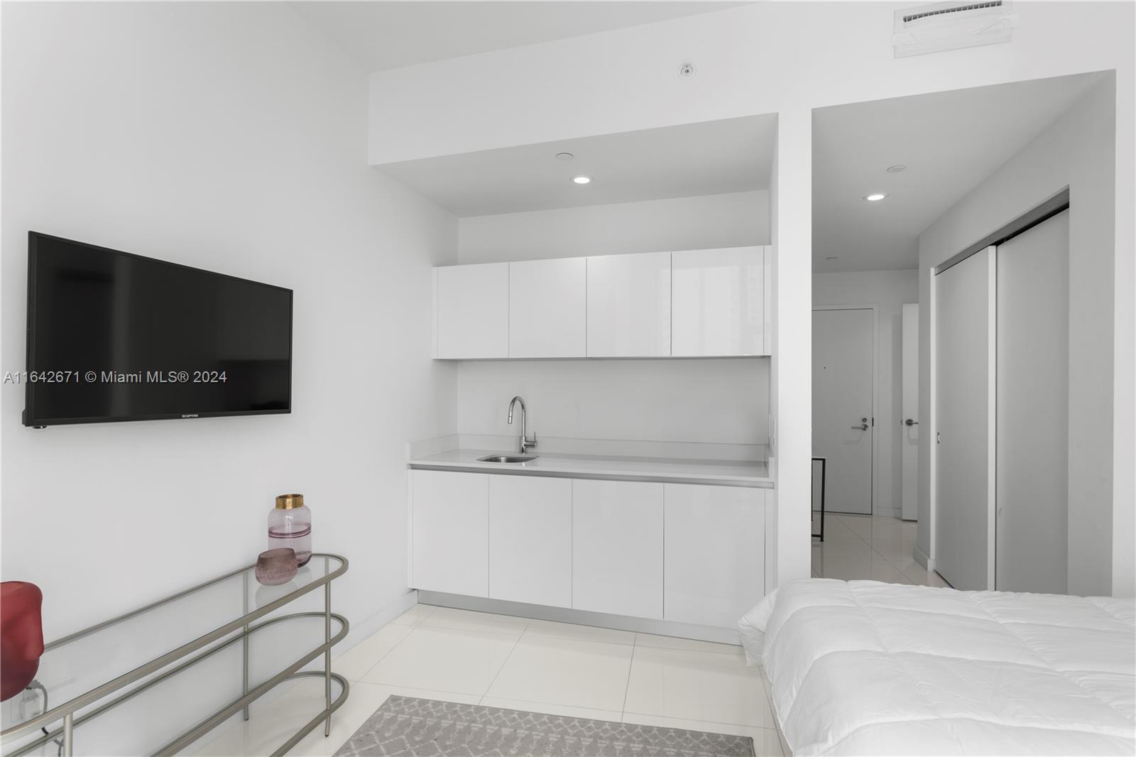 851 NE 1st Ave # 2401