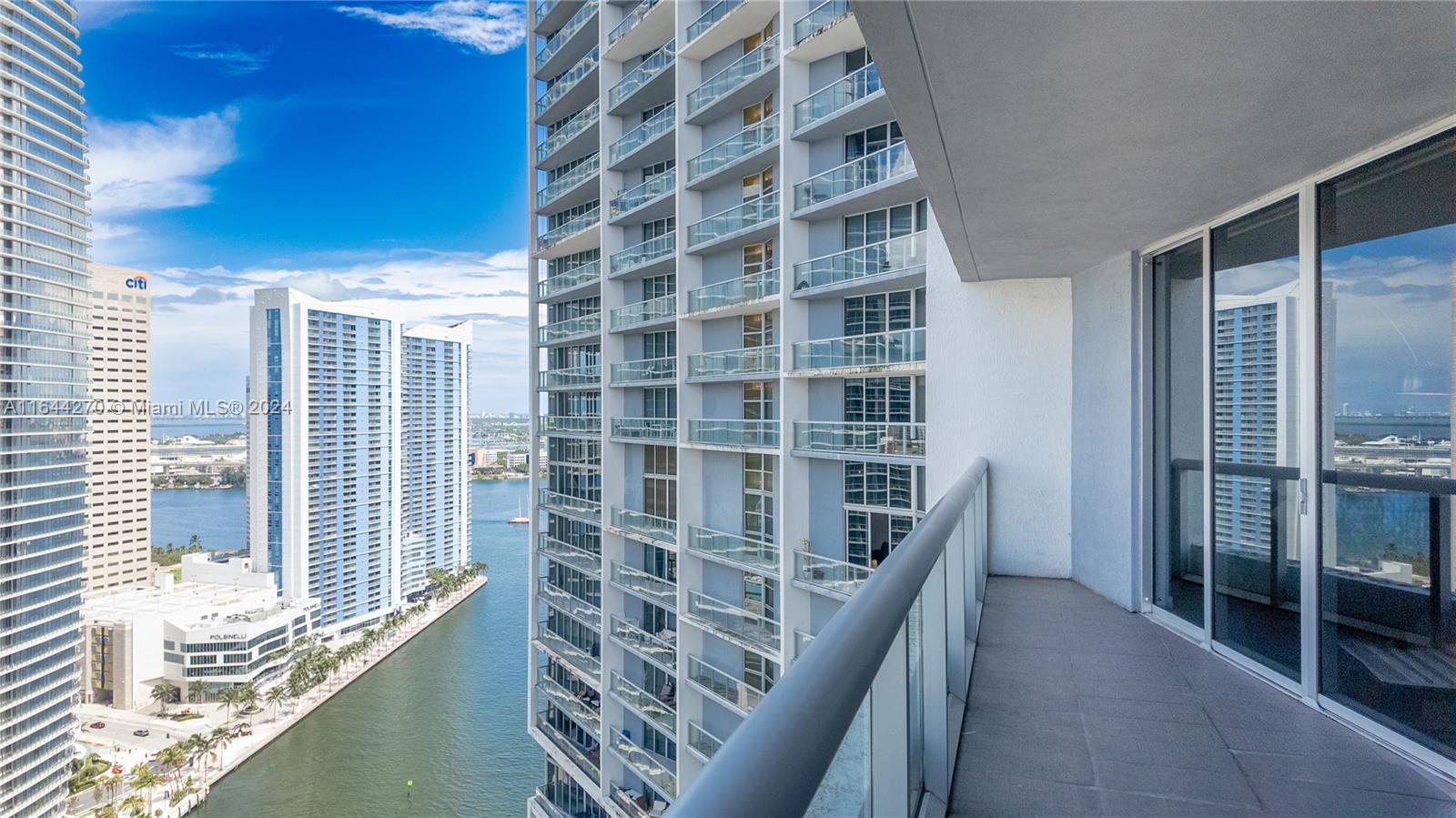 475 Brickell Ave # 2914