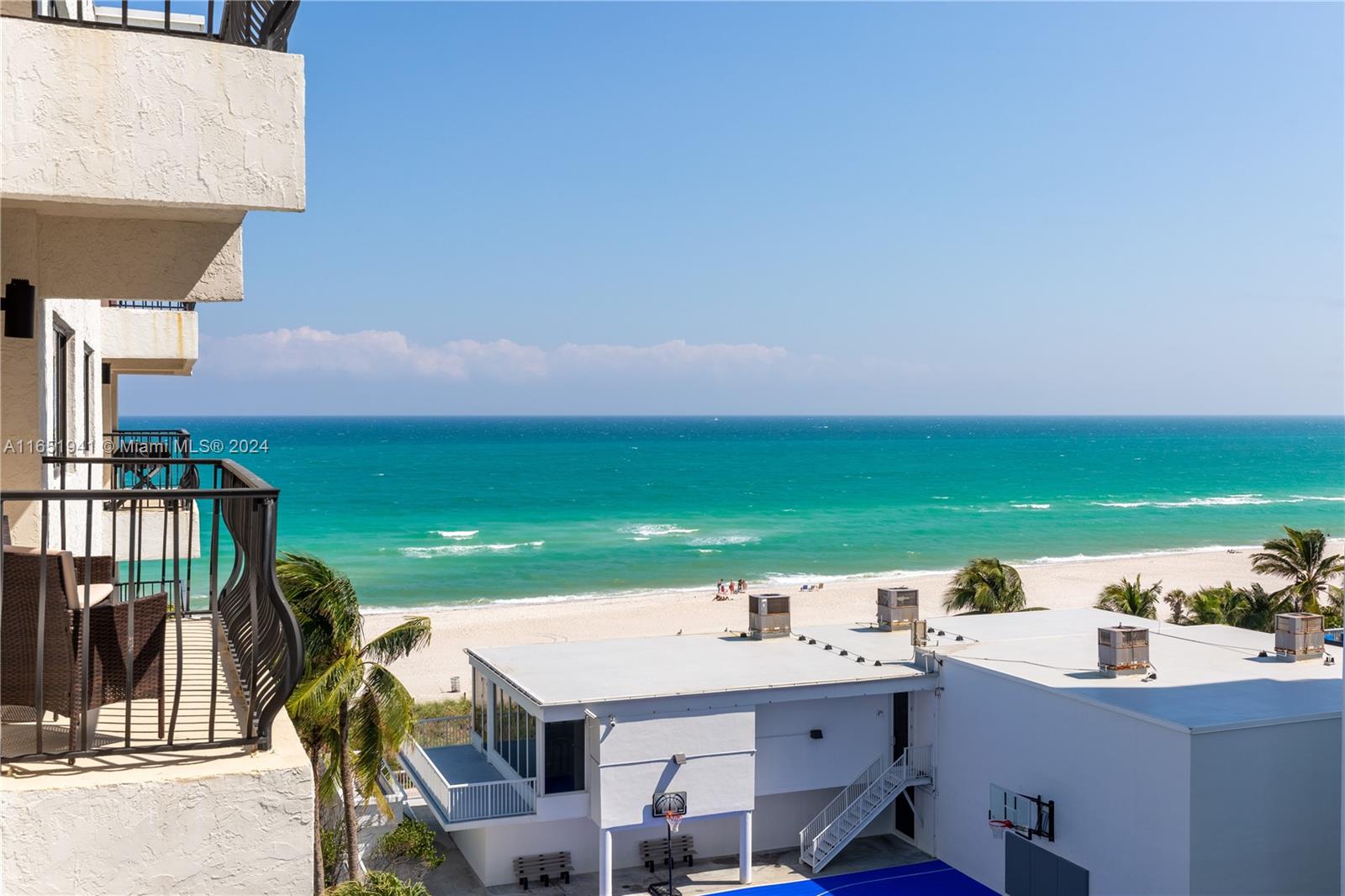 5415 Collins Ave # 704
