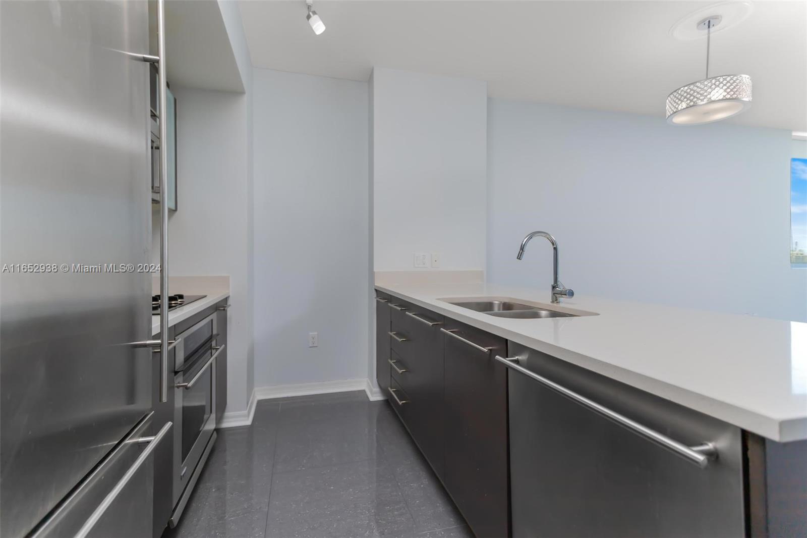 500 Brickell Ave # 3607