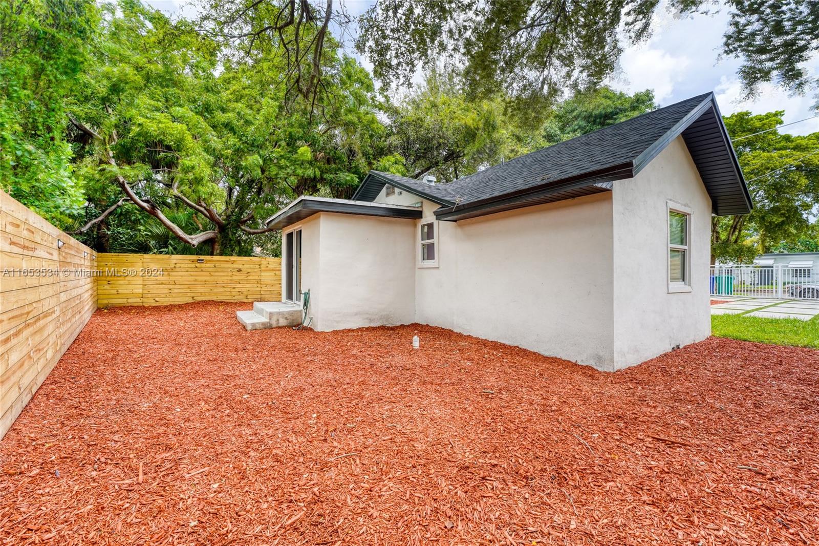 5514 NW 6th Ave