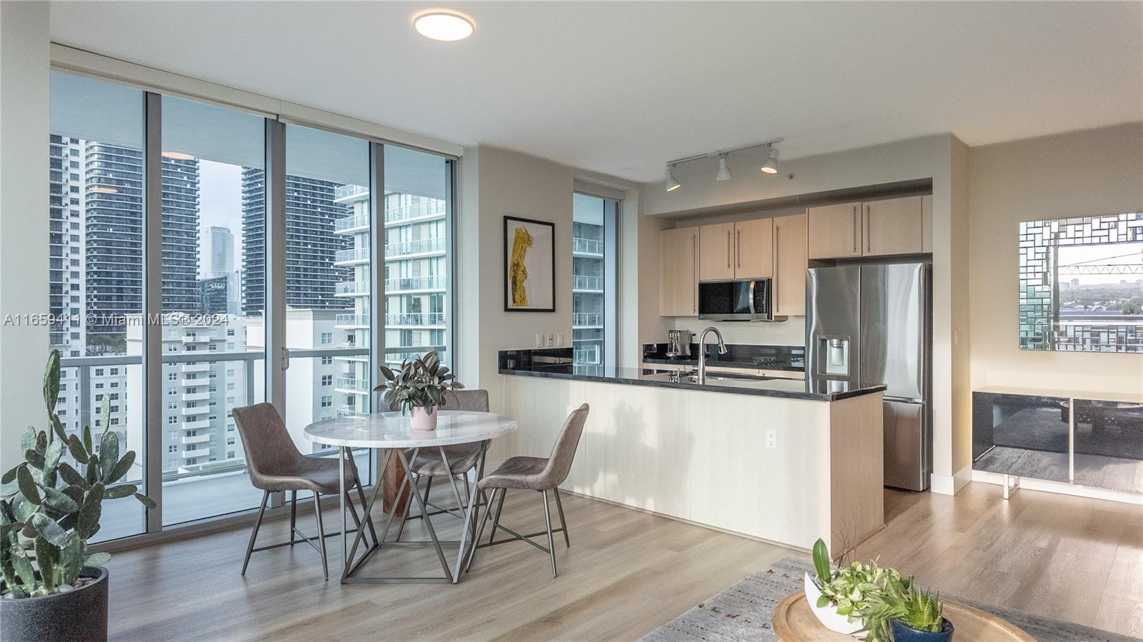 79 SW 12th St Unit: 1712-S