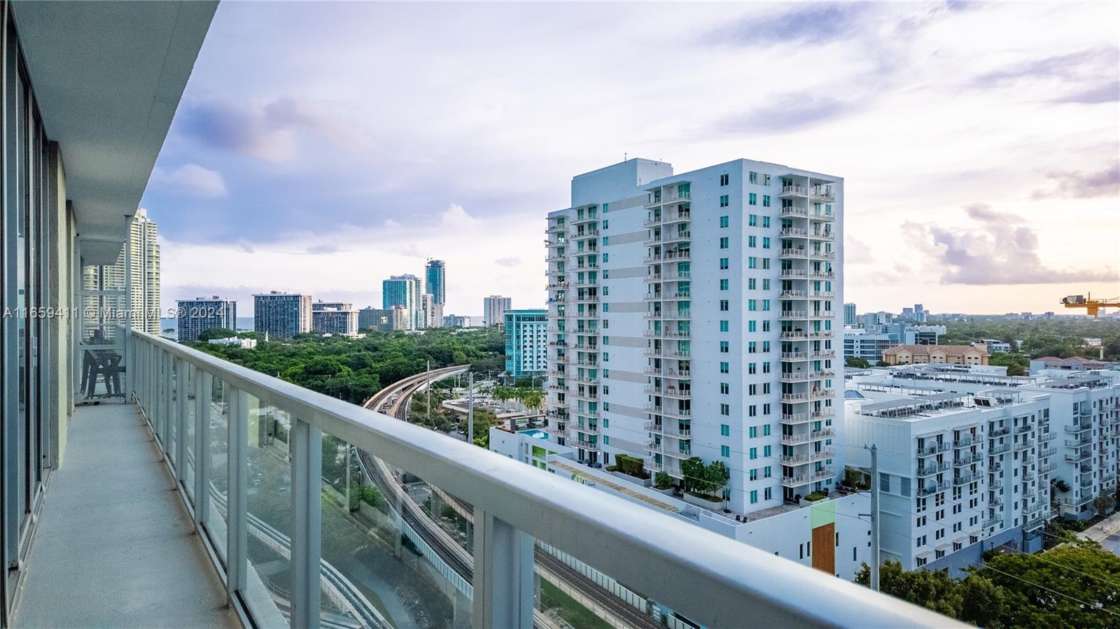 79 SW 12th St Unit: 1712-S