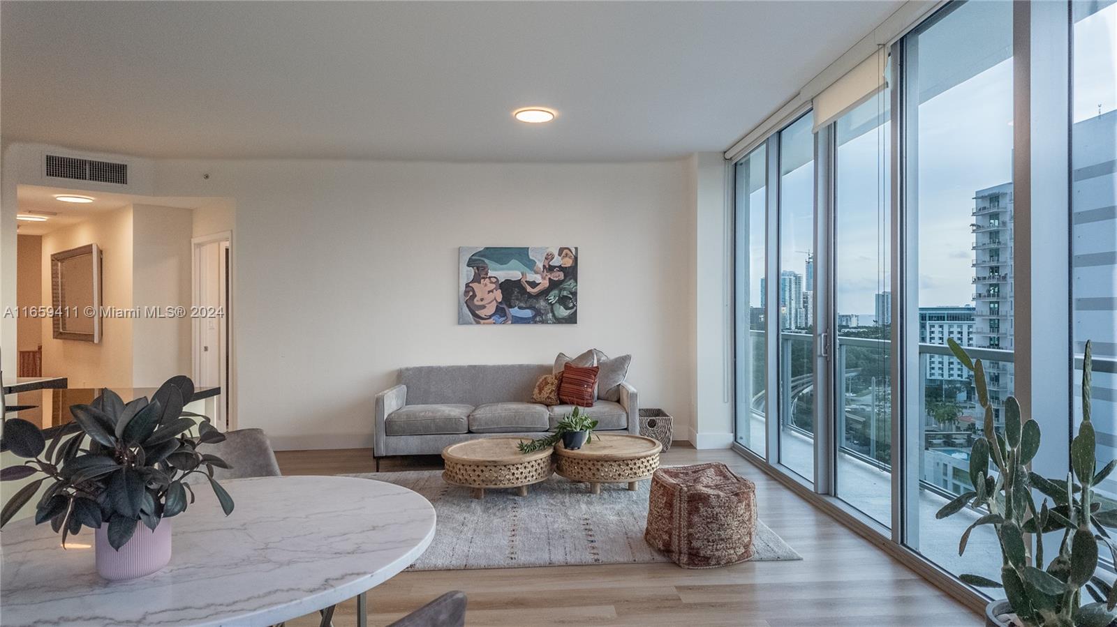 79 SW 12th St Unit: 1712-S