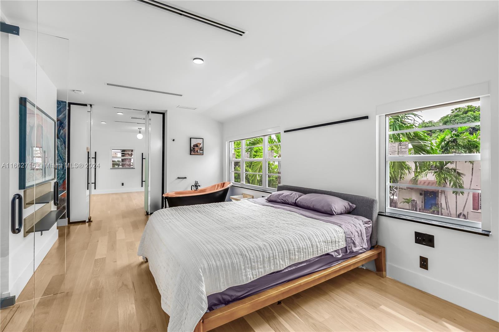 829 Espanola Way