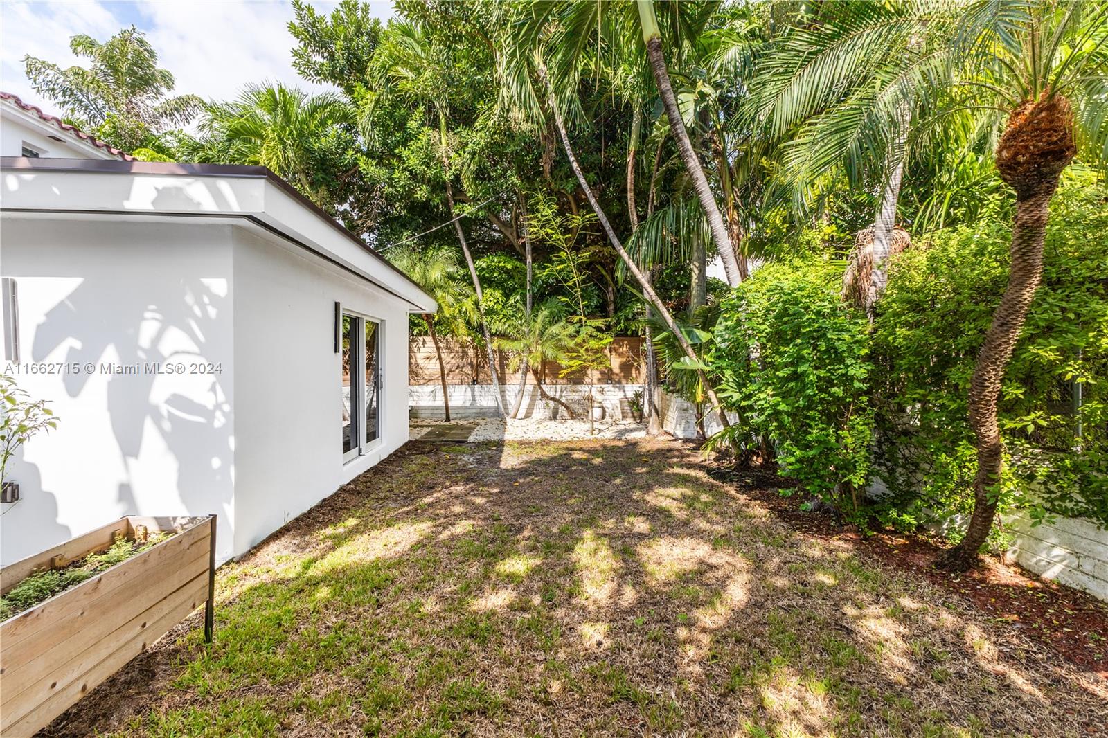 829 Espanola Way