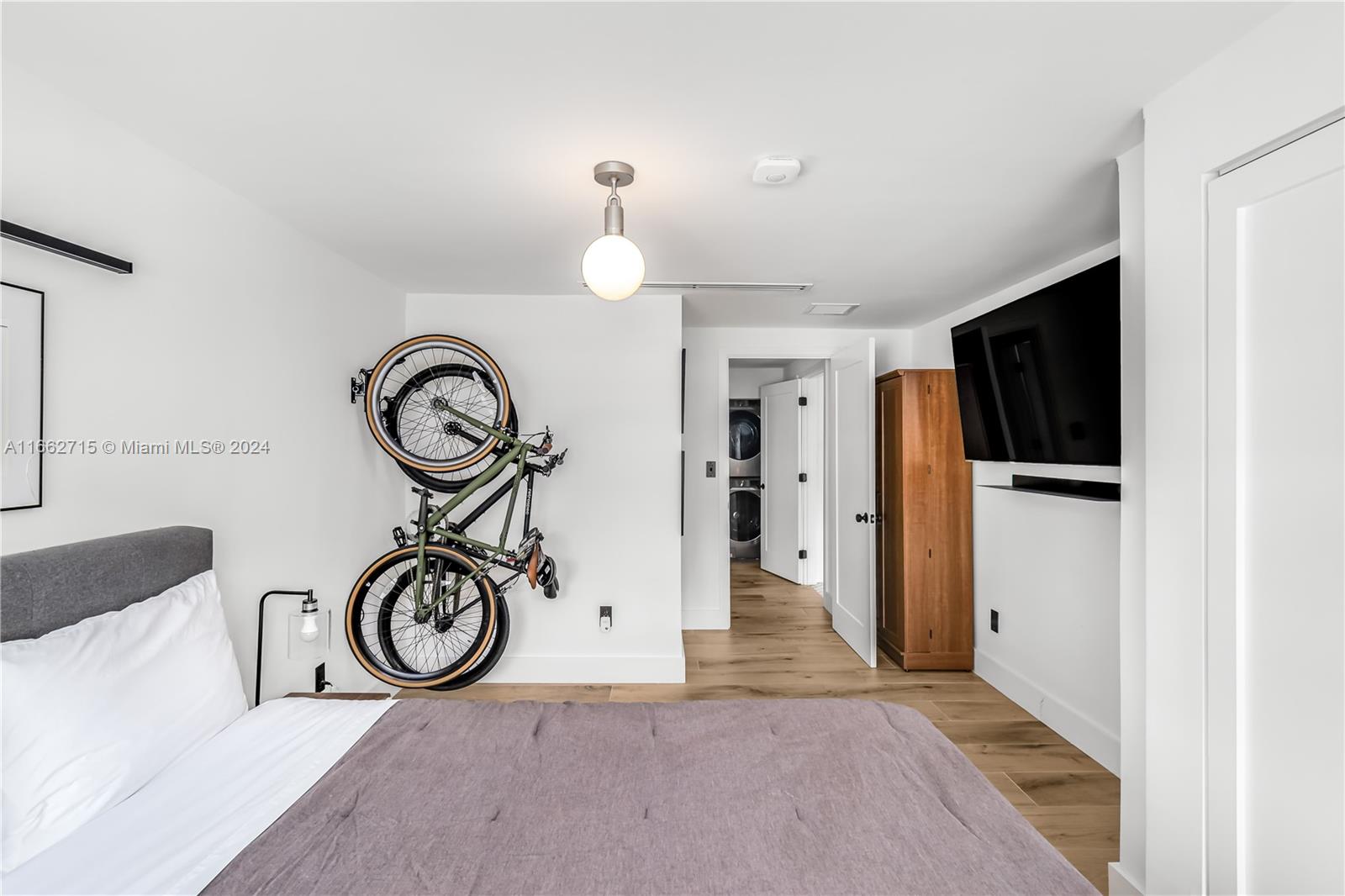 829 Espanola Way